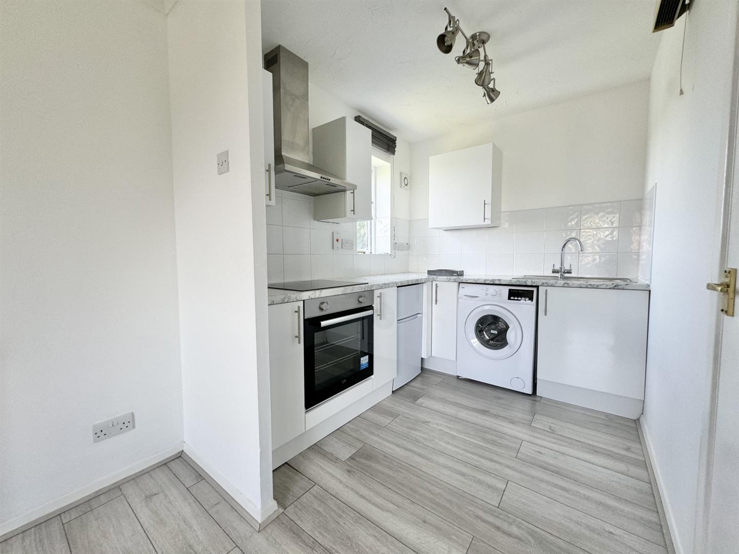 Ainsley Close, Edmonton